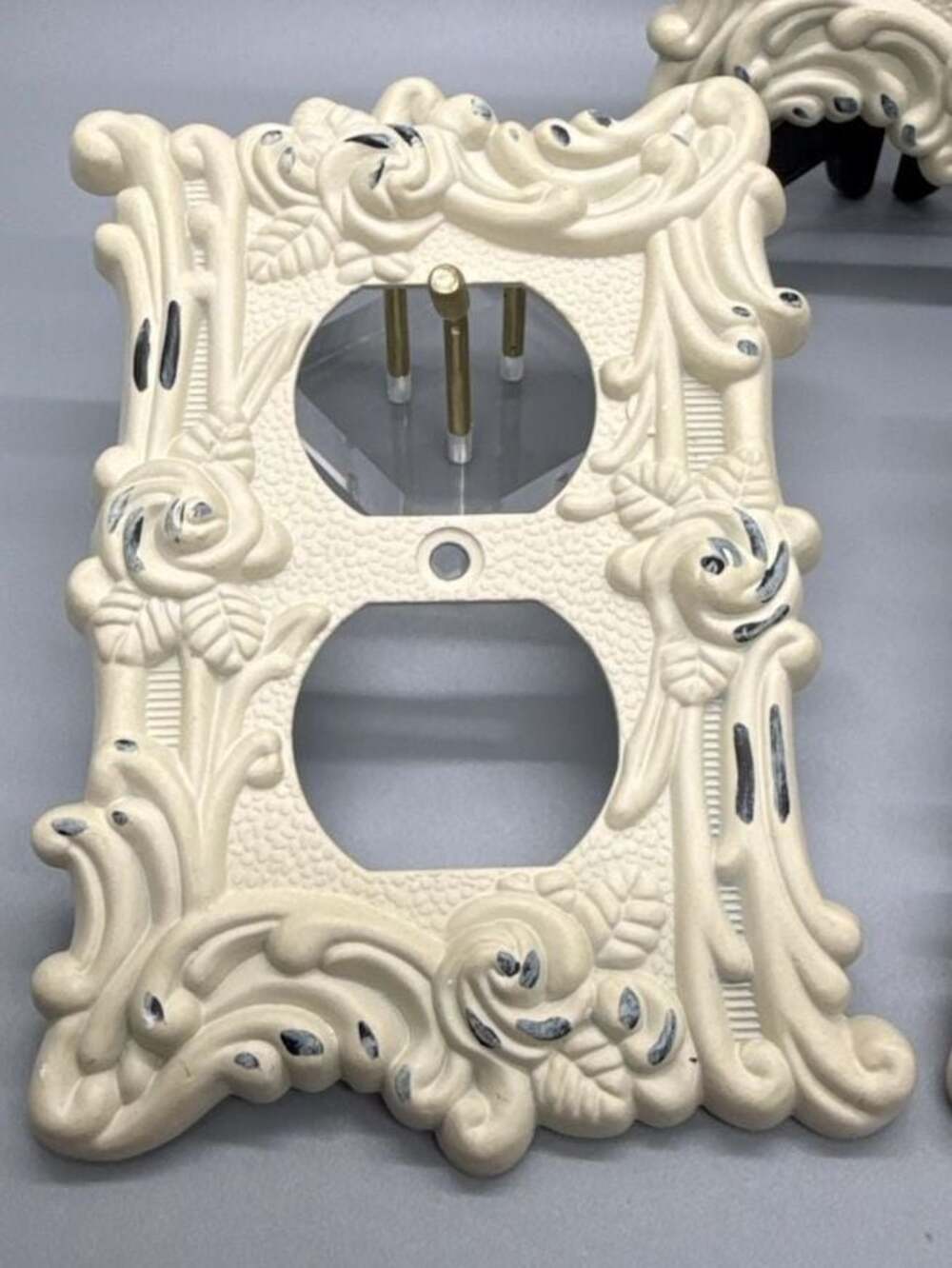 Lot of 3 AmerTac Antique White Rose Outlet Wall Plates Shabby Cream Cottagecore - Picture 4 of 7
